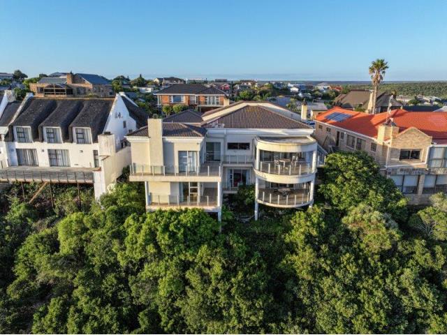 5 Bedroom Property for Sale in Stilbaai Wes Western Cape